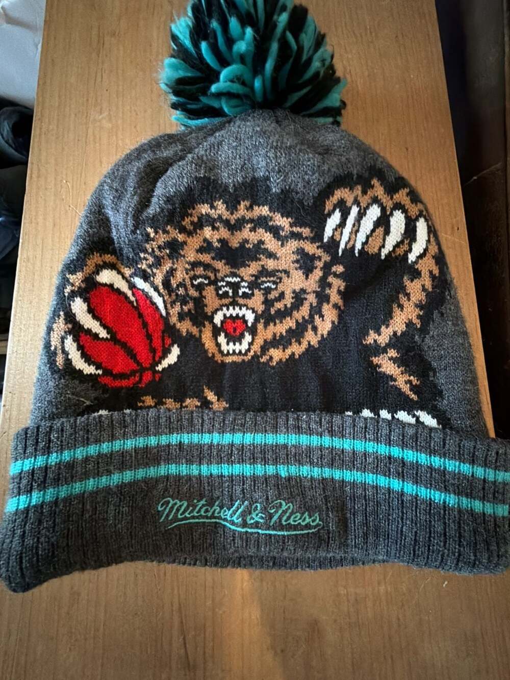 Mitchell & Ness Vancouver Grizzlies Beanie Winter Hat